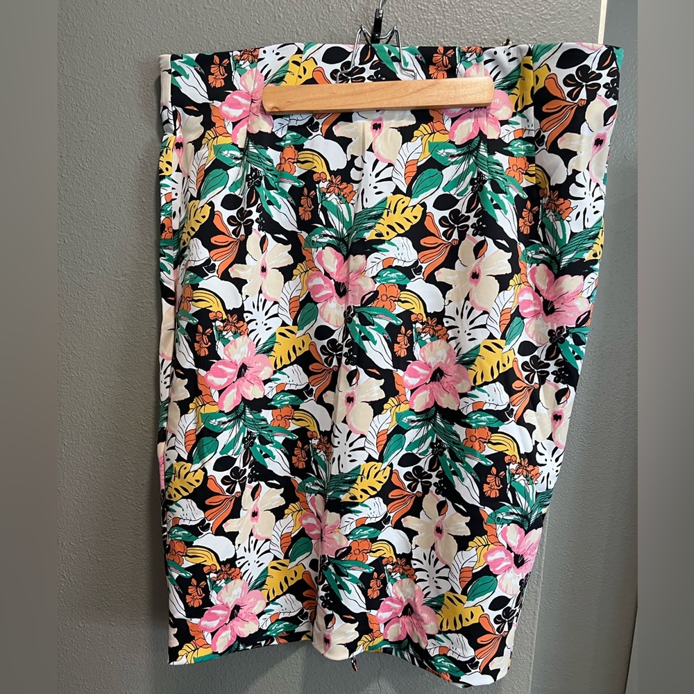 Lane Bryant floral Print pencil skirt 18